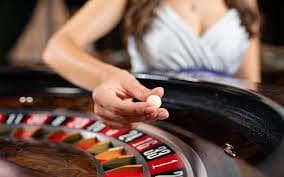 Layar pilihan metode pembayaran di slotku88 menampilkan DANA, OVO, GoPay, BCA Virtual Account, dan lainnya